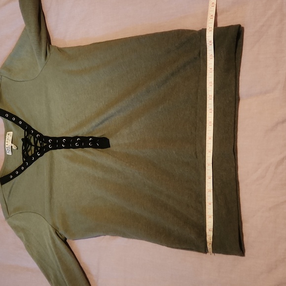 💥2/$25💥 Cut & Paste Longsleeve Green Ombre Sweater - Picture 9 of 12